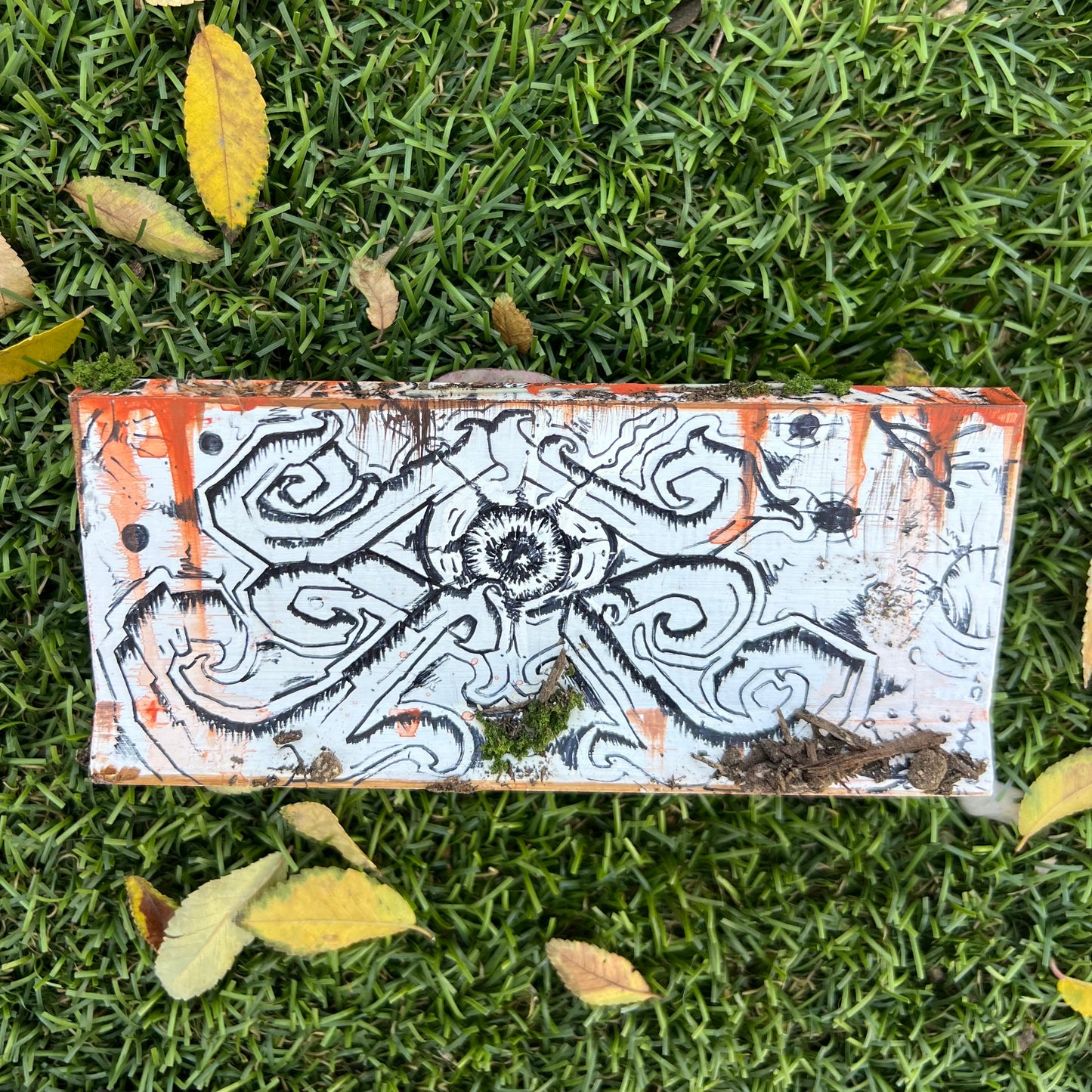 Custom Eye Skull &  Aliens Weathered Graffiti Barrier