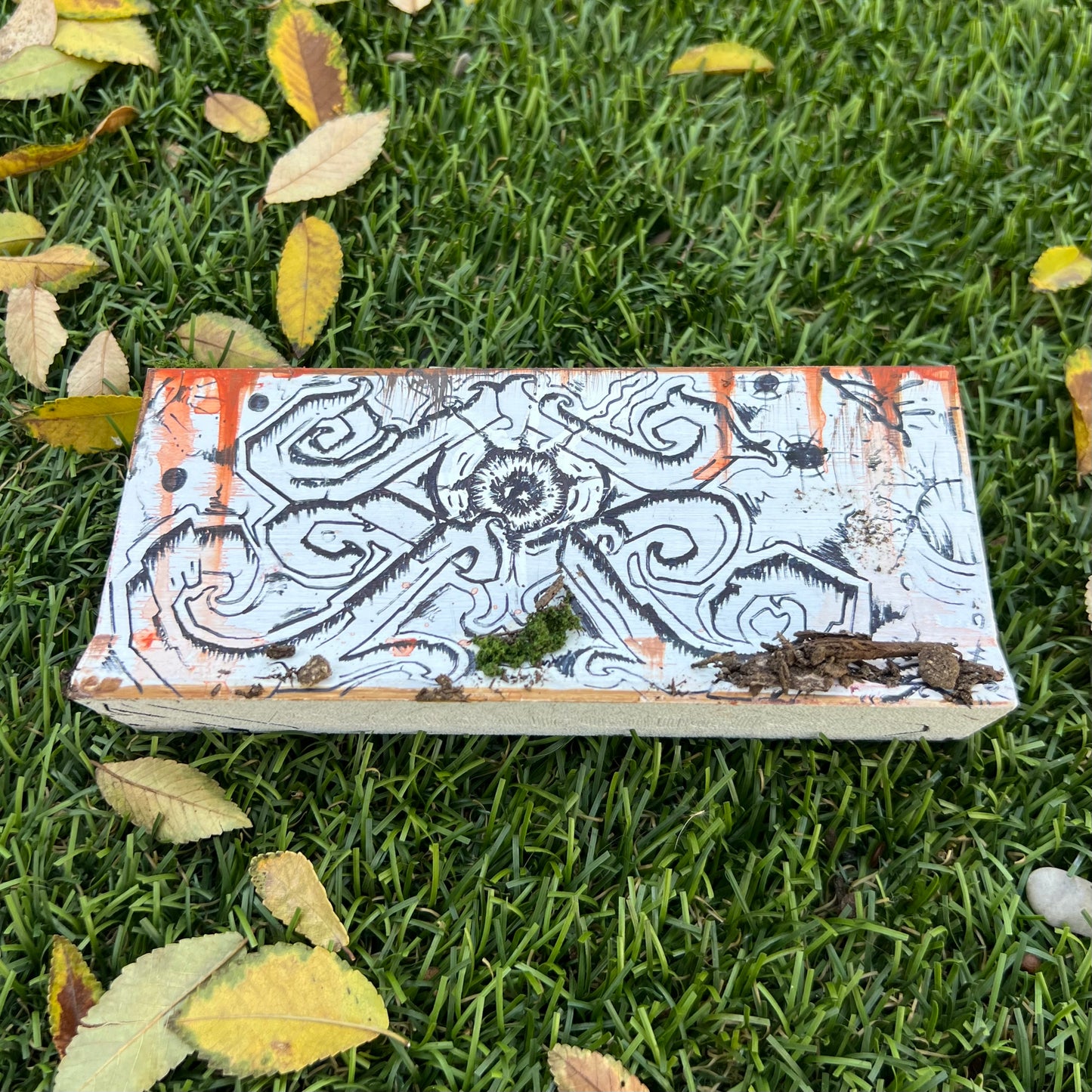 Custom Eye Skull &  Aliens Weathered Graffiti Barrier