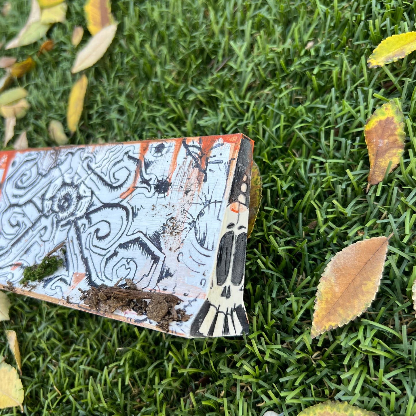 Custom Eye Skull &  Aliens Weathered Graffiti Barrier