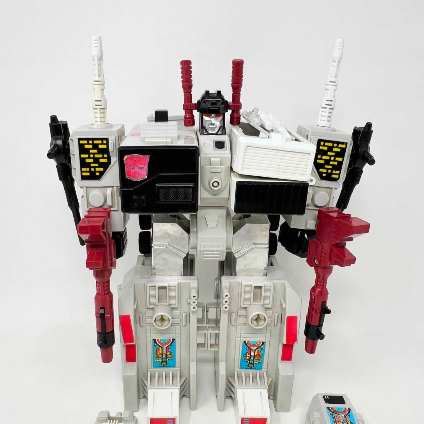 Vintage 1986 Transformers G1 Metroplex Action Figure